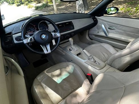 Used 2005 BMW Z4 2.5i RWD image 34
