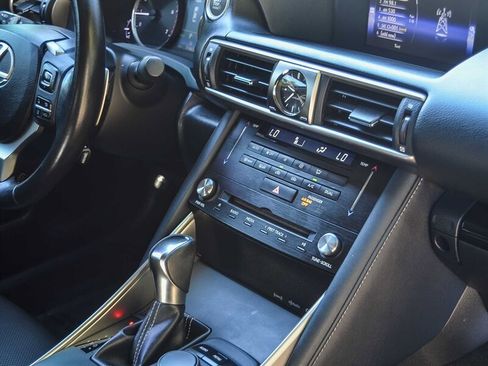 Used 2017 Lexus IS 200t image 21