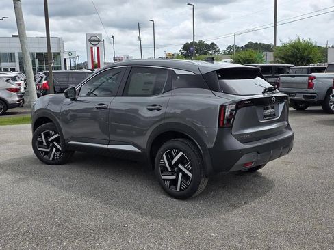 Used 2026 Nissan Kicks SV FWD image 5