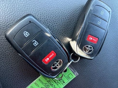 Used 2025 Toyota 4Runner SR5 image 21