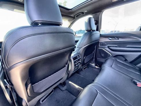 New 2026 Jeep Grand Cherokee Limited RWD image 12