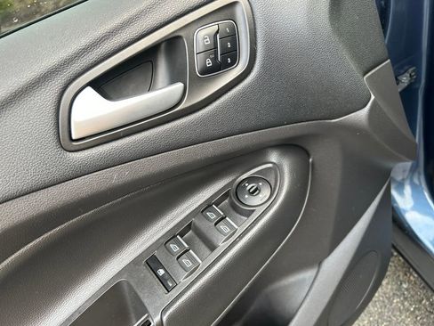 Used 2018 Ford Escape Titanium w/ Ford Safe & Smart Package image 18