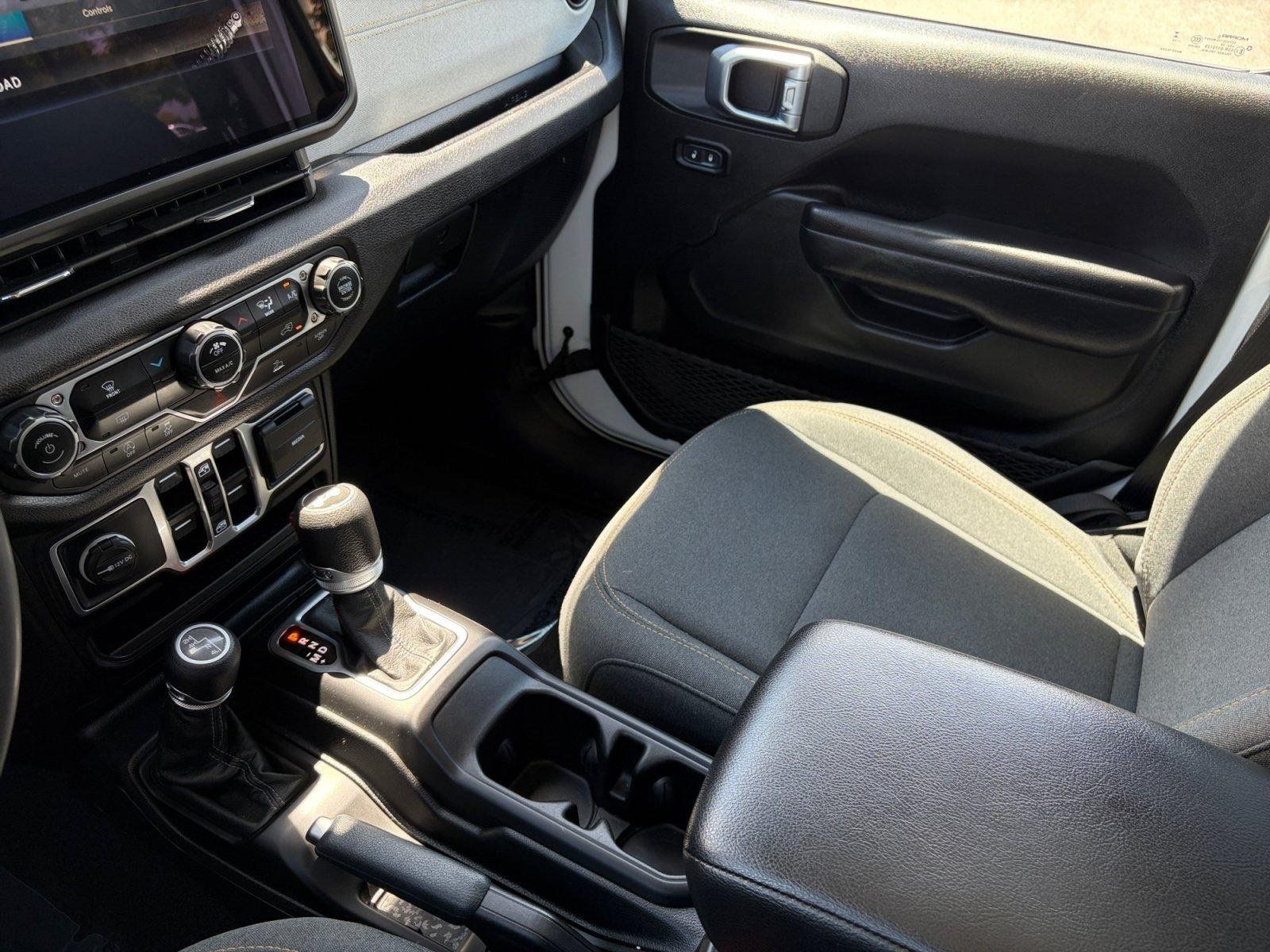 Used 2024 Jeep Wrangler Unlimited Sport AWD/4WD image 19
