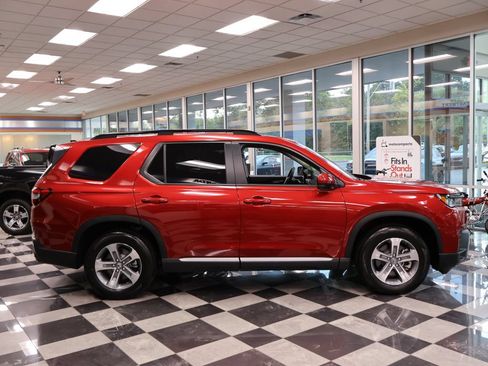Certified 2026 Honda Pilot EX-L image 4