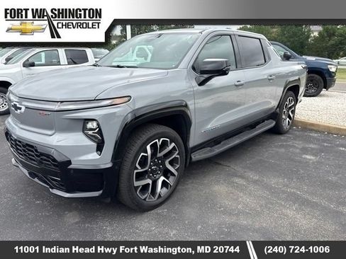 Used 2025 Chevrolet Silverado EV RST AWD/4WD image 3