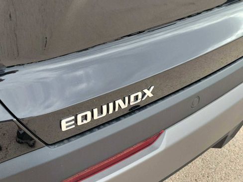 New 2026 Chevrolet Equinox LT w/ Convenience Package II FWD image 11