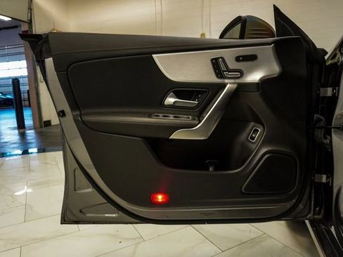 Used 2020 Mercedes-Benz CLA 250 image 22