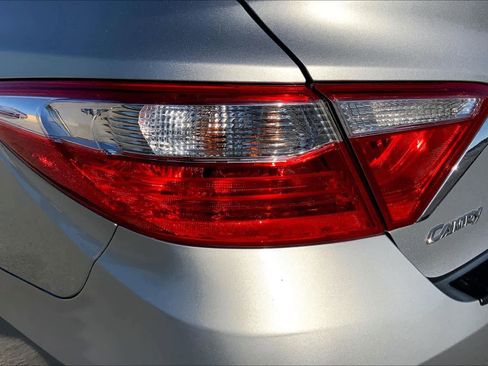 Used 2016 Toyota Camry XLE image 27