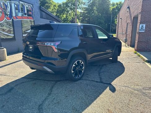 New 2026 Chevrolet Equinox LT w/ Convenience Package II FWD image 4