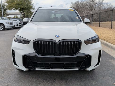 Used 2024 BMW X5 xDrive40i w/ M Sport Package image 5