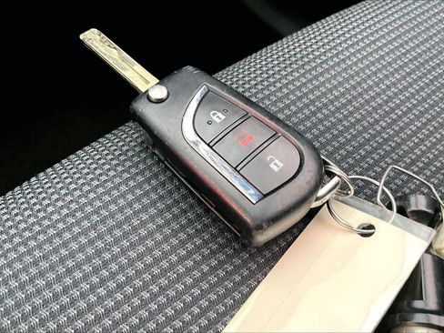 Used 2022 Toyota RAV4 LE image 13