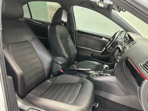 Used 2017 Volkswagen Jetta GLI FWD image 10