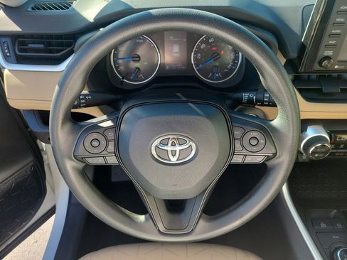 Used 2022 Toyota RAV4 XLE image 27