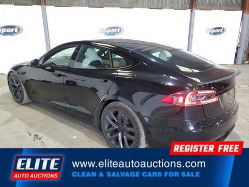 Used 2021 Tesla Model S Plaid image 3