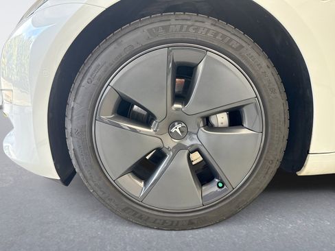 Used 2022 Tesla Model 3 image 21