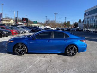 Used 2018 Toyota Camry SE w/ Moonroof Package video 2