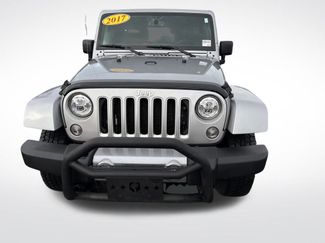 Used 2017 Jeep Wrangler Unlimited Sahara video 2