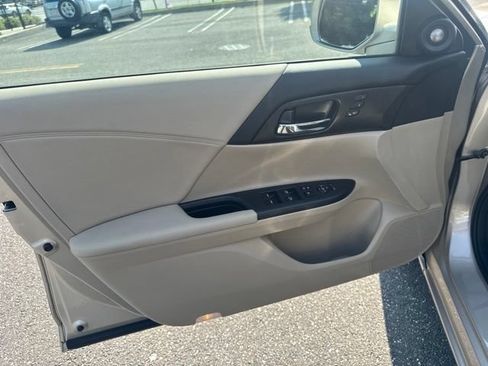 Used 2013 Honda Accord EX-L image 21