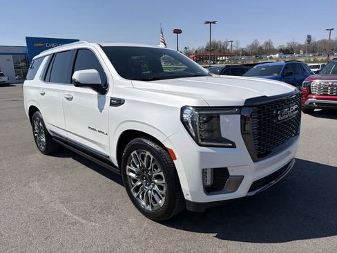 Used 2024 GMC Yukon Denali Ultimate AWD/4WD image 3