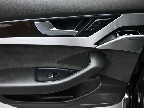 Used 2015 Audi A8 4.0T w/ Premium Package image 34