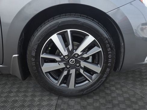 Used 2020 Nissan Versa SV w/ Trunk Package image 33