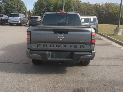 Used 2025 Nissan Frontier SL