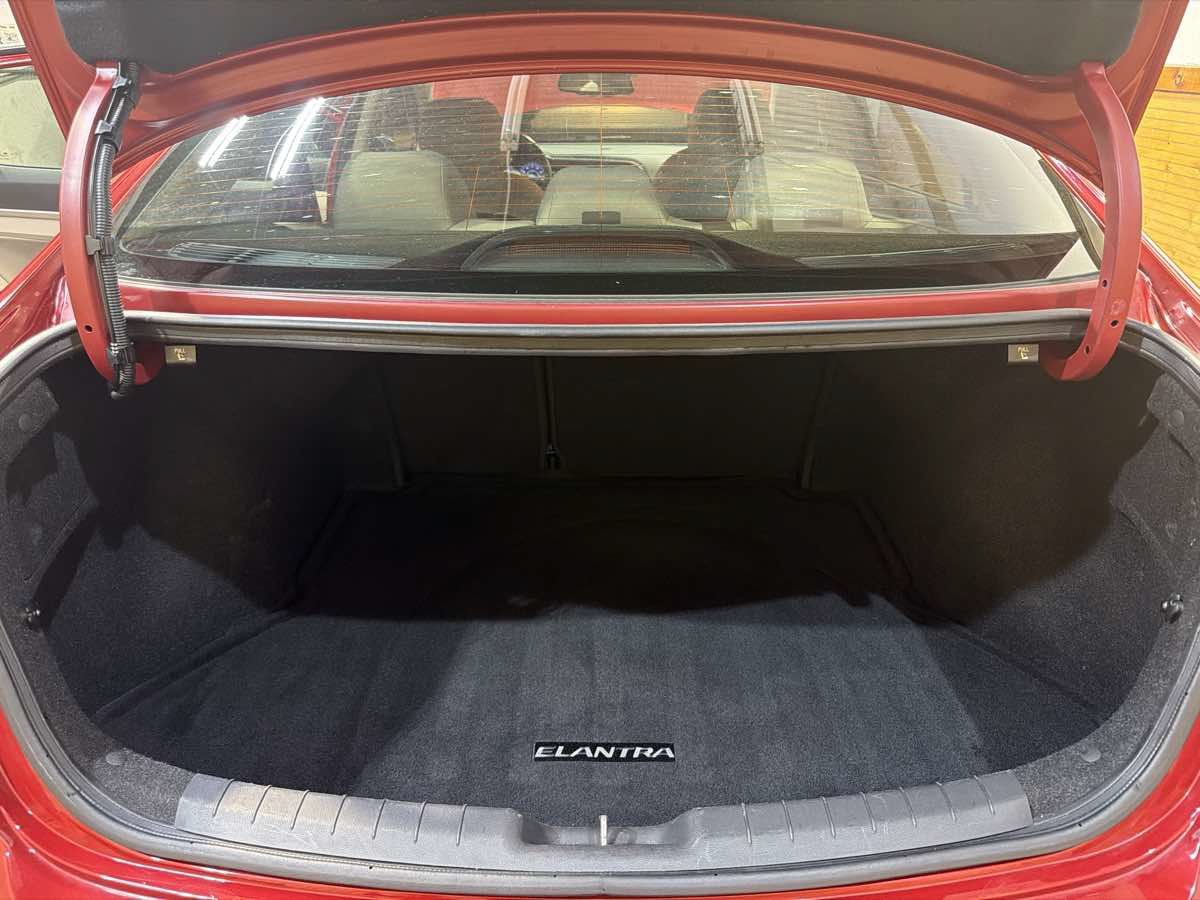 Used 2019 Hyundai Elantra Value Edition FWD image 15