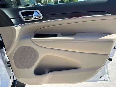 Used 2020 Jeep Grand Cherokee Limited RWD image 13