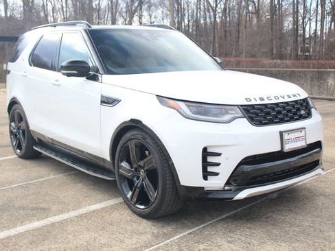 Used 2025 Land Rover Discovery Dynamic SE image 10