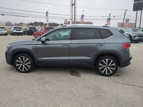 Used 2024 Volkswagen Taos SE image 5