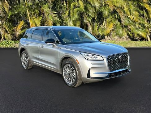 Used 2024 Lincoln Corsair Reserve image 2