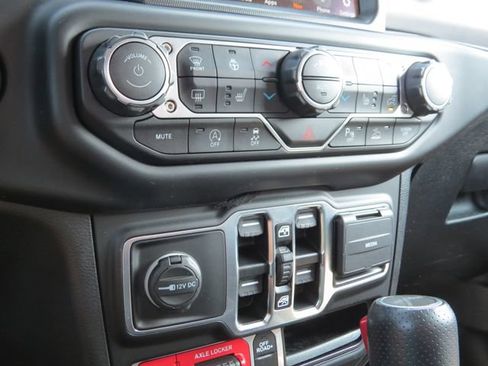 Used 2021 Jeep Gladiator Mojave AWD/4WD image 23