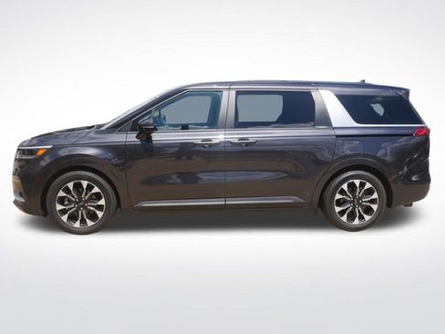 Used 2024 Kia Carnival EX FWD image 5