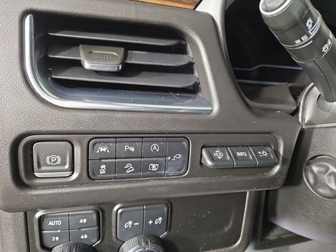 Used 2022 Chevrolet Suburban High Country image 29