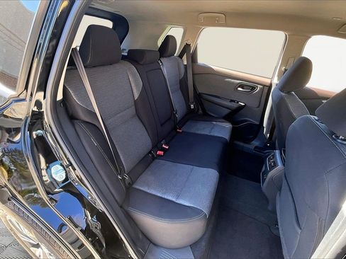 Used 2023 Nissan Rogue SV image 27