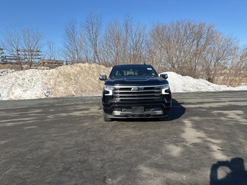 Used 2025 Chevrolet Silverado 1500 High Country w/ Technology Package image 2