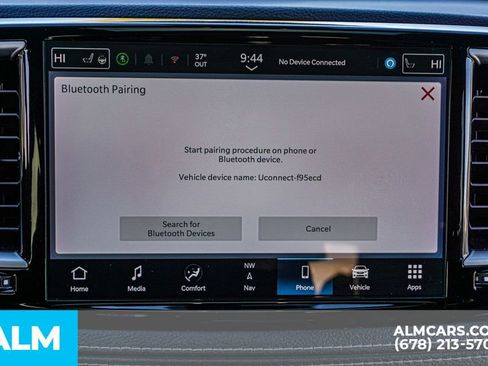 Used 2025 Chrysler Pacifica Limited image 46