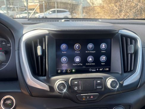 Used 2024 GMC Terrain SLT image 20