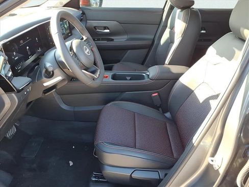 New 2026 Nissan Kicks SR image 15