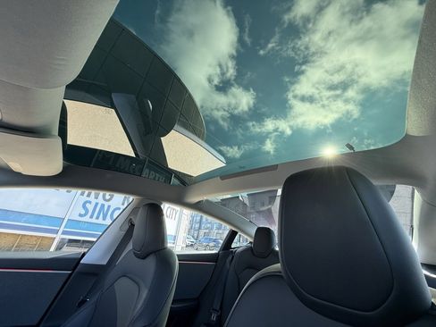 Used 2025 Tesla Model 3 Long Range image 5