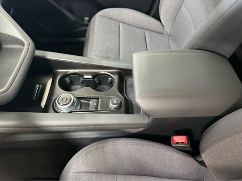 Used 2025 Ford Explorer Active AWD/4WD image 22