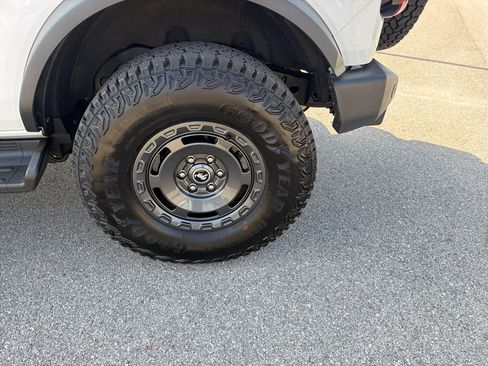 Certified 2025 Ford Bronco Outer Banks w/ Sasquatch Package AWD/4WD image 29