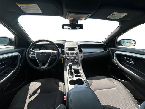 Used 2018 Ford Taurus SEL image 14