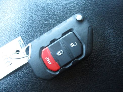 Used 2023 Jeep Wrangler Unlimited Sport image 38