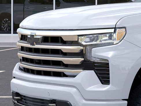 New 2026 Chevrolet Silverado 1500 High Country w/ LPO, Dark Essentials Package image 13
