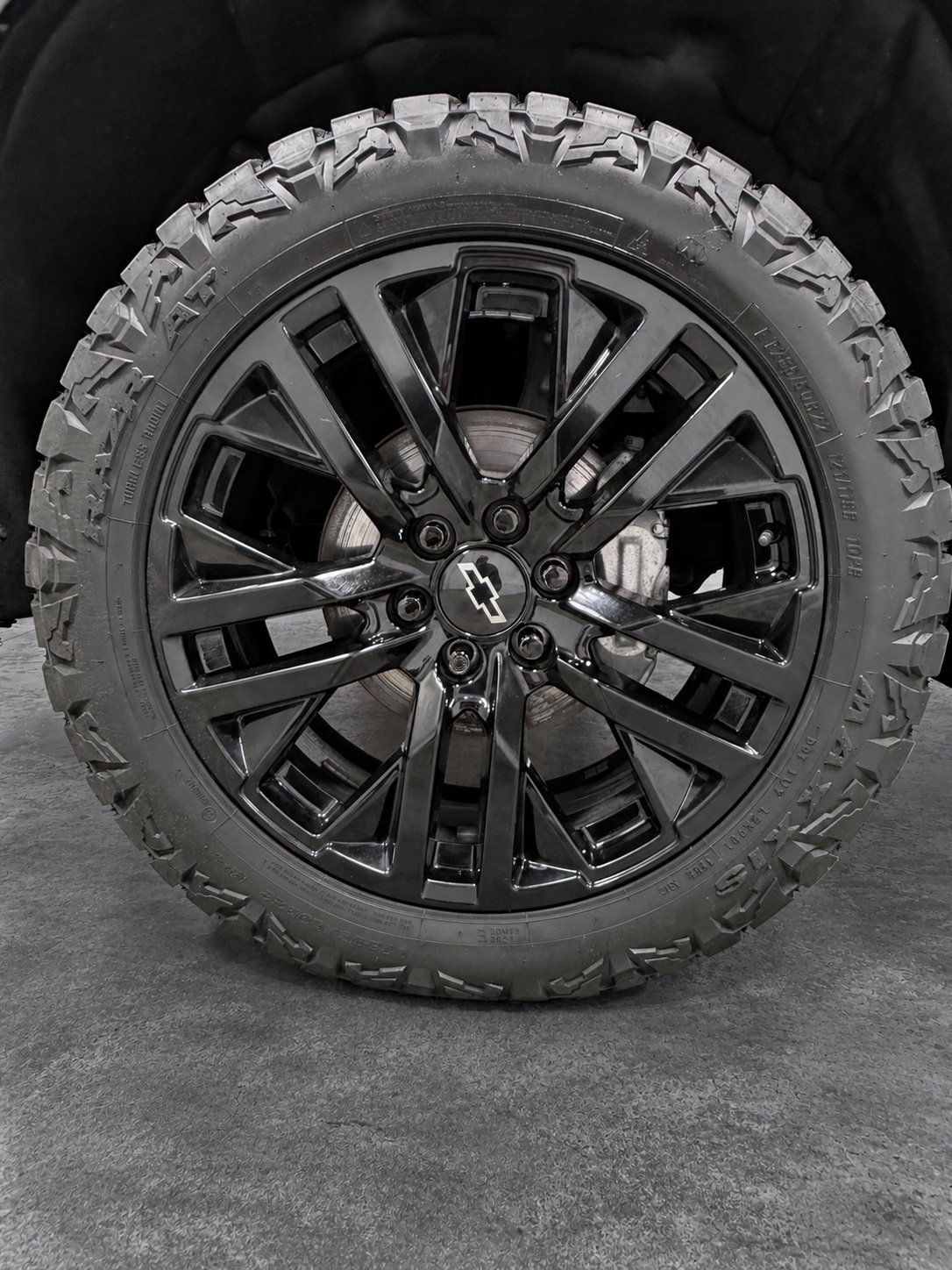 Used 2023 Chevrolet Silverado 1500 RST w/ LPO, Dark Essentials Package AWD/4WD image 4