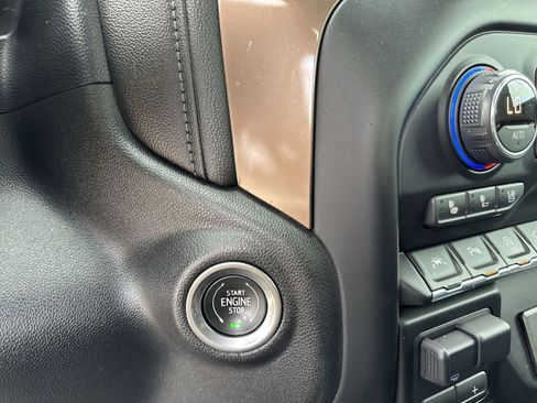 Certified 2019 Chevrolet Silverado 1500 High Country w/ Technology Package image 22