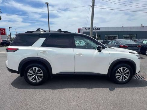 Used 2022 Nissan Pathfinder SL AWD/4WD image 5