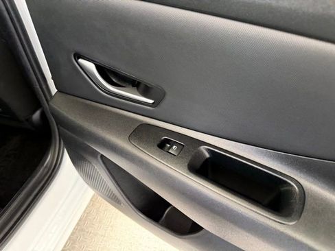 Used 2025 Hyundai Elantra SEL FWD image 25
