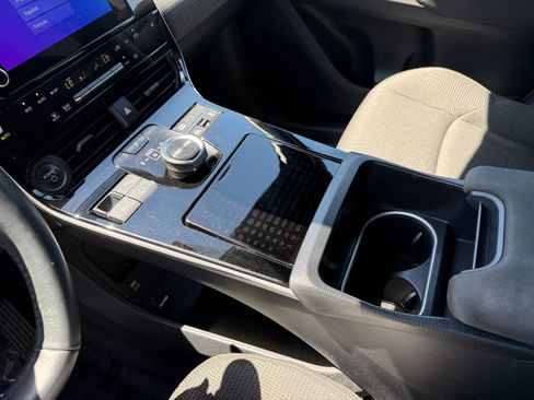 Used 2025 Subaru Solterra AWD/4WD image 13